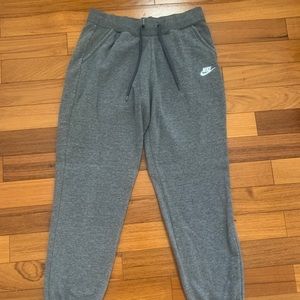 grey Nike sweatpants! make an offer!